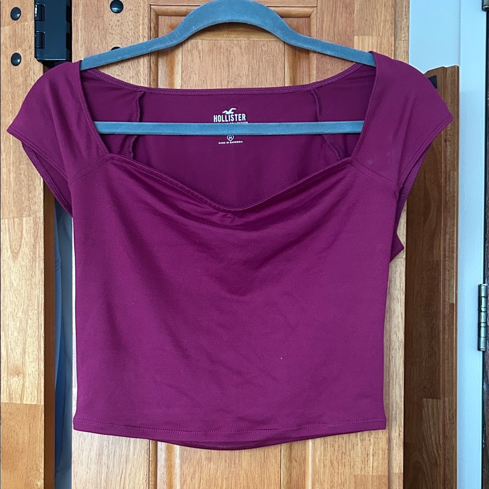 Hollister Wine Sweetheart neckline cap sleeve crop top